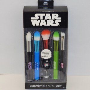 NWT Star Wars 5 pc Cosmetic Brush Set Light Saber